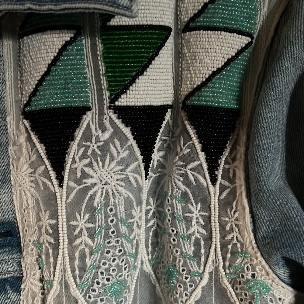 New: Levi s hand beaded unique design jean jacket with lace - Picture 2 of 7